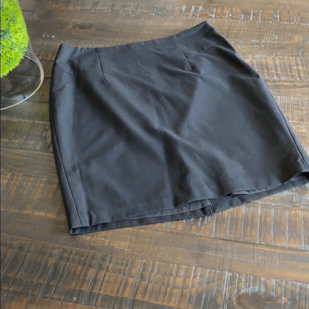 🔥 EUC! The Limited Black Pencil Skirt Size 6